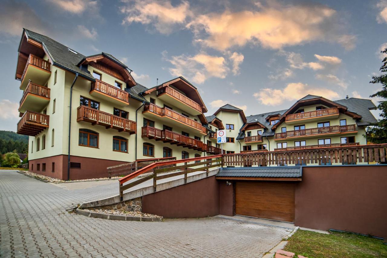 Apartman Tulanie 62 Kamzik Donovaly 2 Izbovy Mezonet Deluxe Parkovanie V Podzemnej Garazi Zdarma Exteriör bild